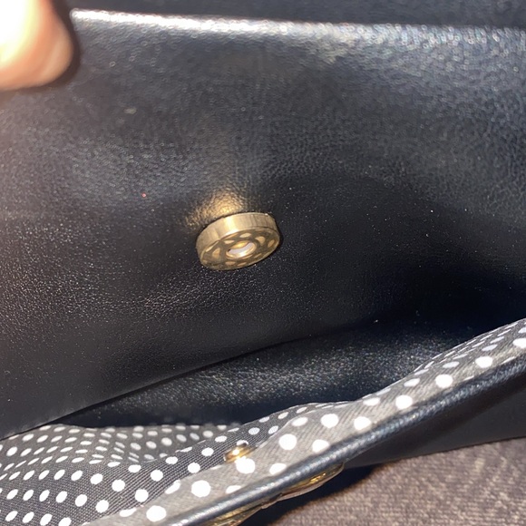 Olivia & Kate Women's Vegan Leather Black Everyday Crossbody/ shoulder bag new - Picture 7 of 8